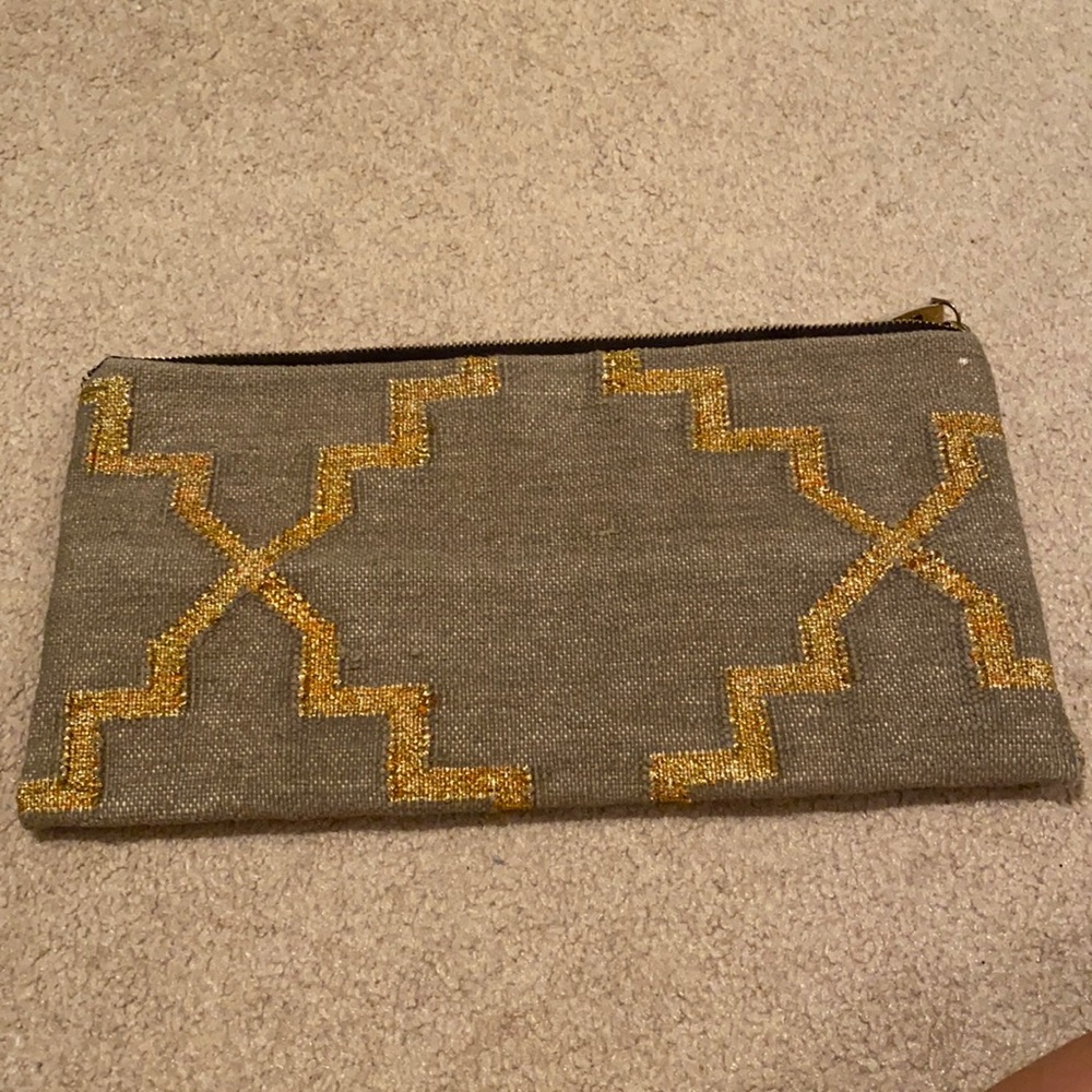 Sparkle Patterned Zip Clutch